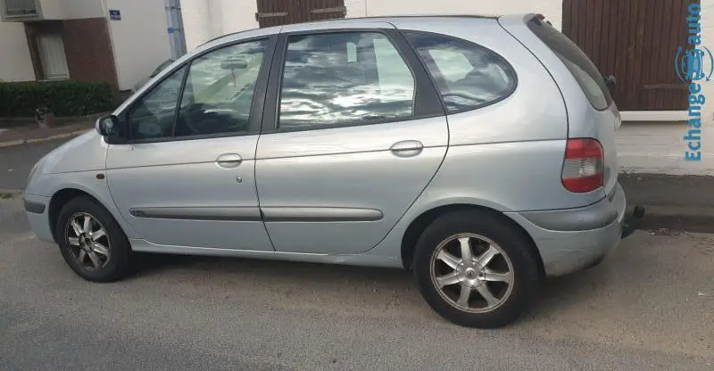 Renault scenic 1l9dti 105 ch sièges en cuir