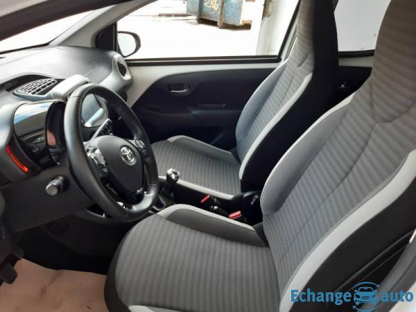 Toyota Aygo MC18 1.0 VVT-i x-play