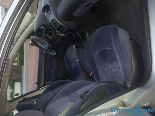 Peugeot 206 (2) 1.6 hdi 110 executive 5p