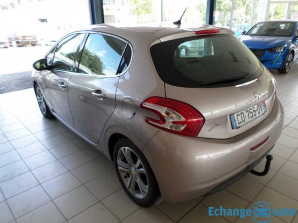 Peugeot 208 ALLURE 1.6L HDI 92 CV