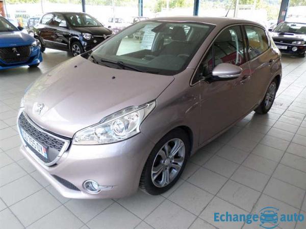 Peugeot 208 ALLURE 1.6L HDI 92 CV