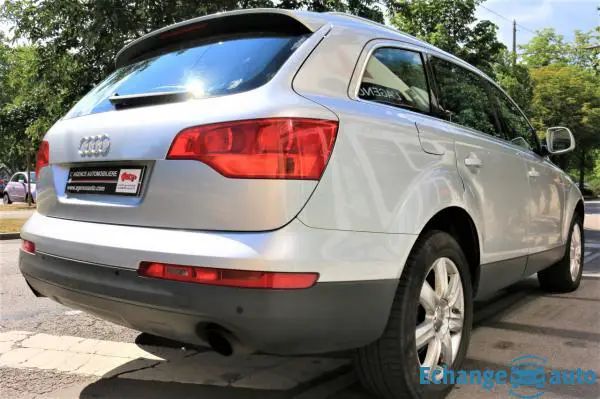 AUDI Q7 Q7 3.0 V6 TDI 240 Ambiente Quattro Tiptronic 