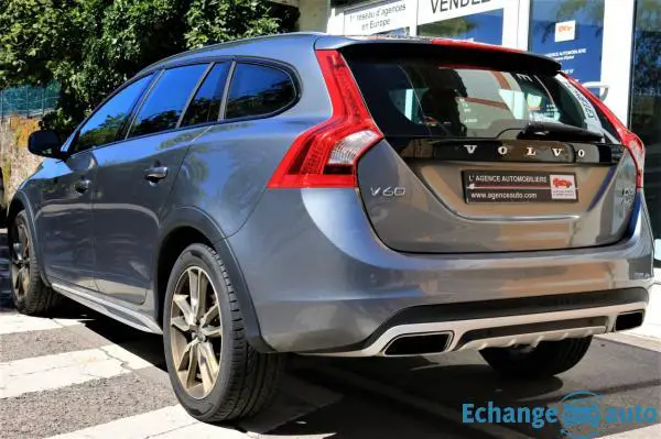 VOLVO V60 CROSS COUNTRY V60 Cross Country D4 190 ch Summum