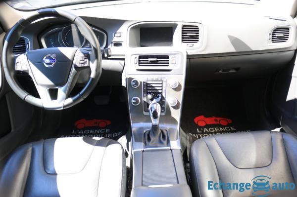 VOLVO V60 CROSS COUNTRY V60 Cross Country D4 190 ch Summum