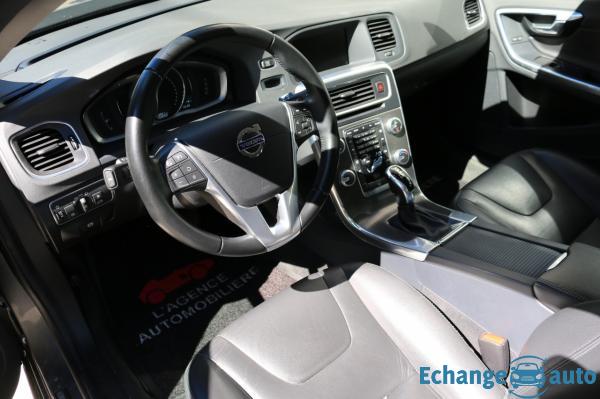 VOLVO V60 CROSS COUNTRY V60 Cross Country D4 190 ch Summum