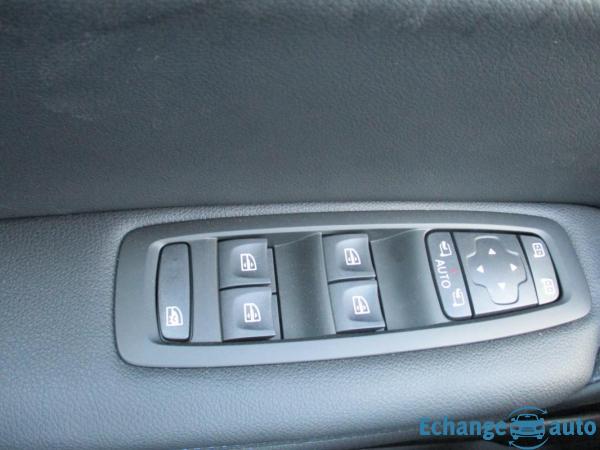 Renault Mégane IV Berline Blue dCi 115 EDC Intens