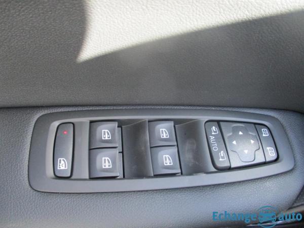 Renault Mégane IV Berline Blue dCi 115 EDC Intens