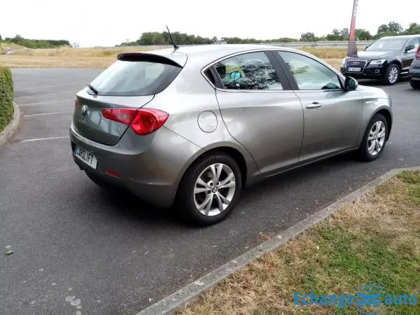 Alfa Romeo Giulietta DISTINCTIVE 1.6 105 - GARANTIE 6 MOIS