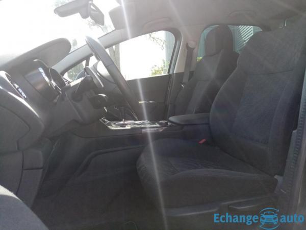 Peugeot 3008 BUSINESS 1.6 E-HDI 112