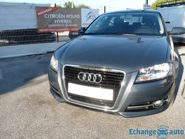 Audi A3 (2) 1.6 TDI 105 Ambiente
