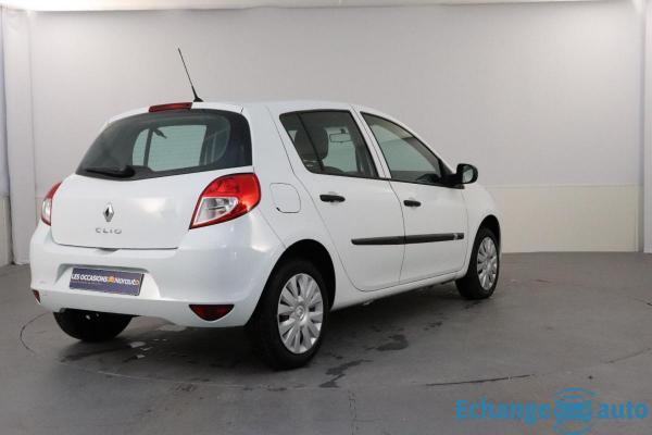 Renault Clio III 1.2 16V 75