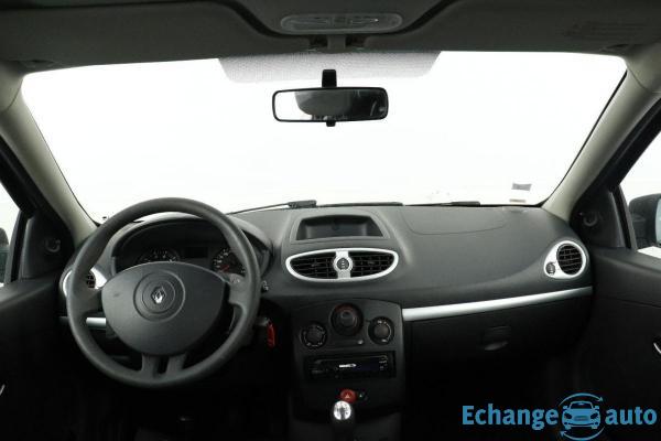 Renault Clio III 1.2 16V 75