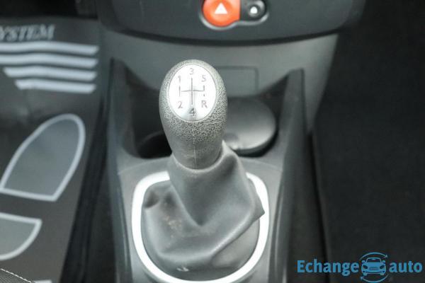 Renault Clio III 1.2 16V 75