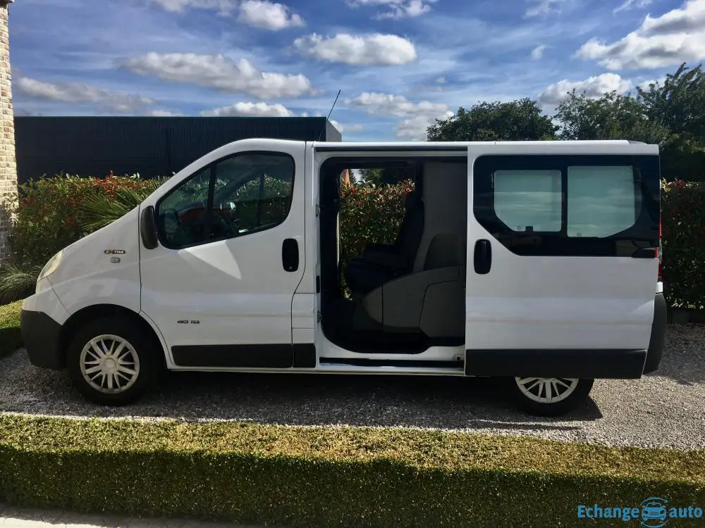 Renault trafic 2.0L 115cv 6 places