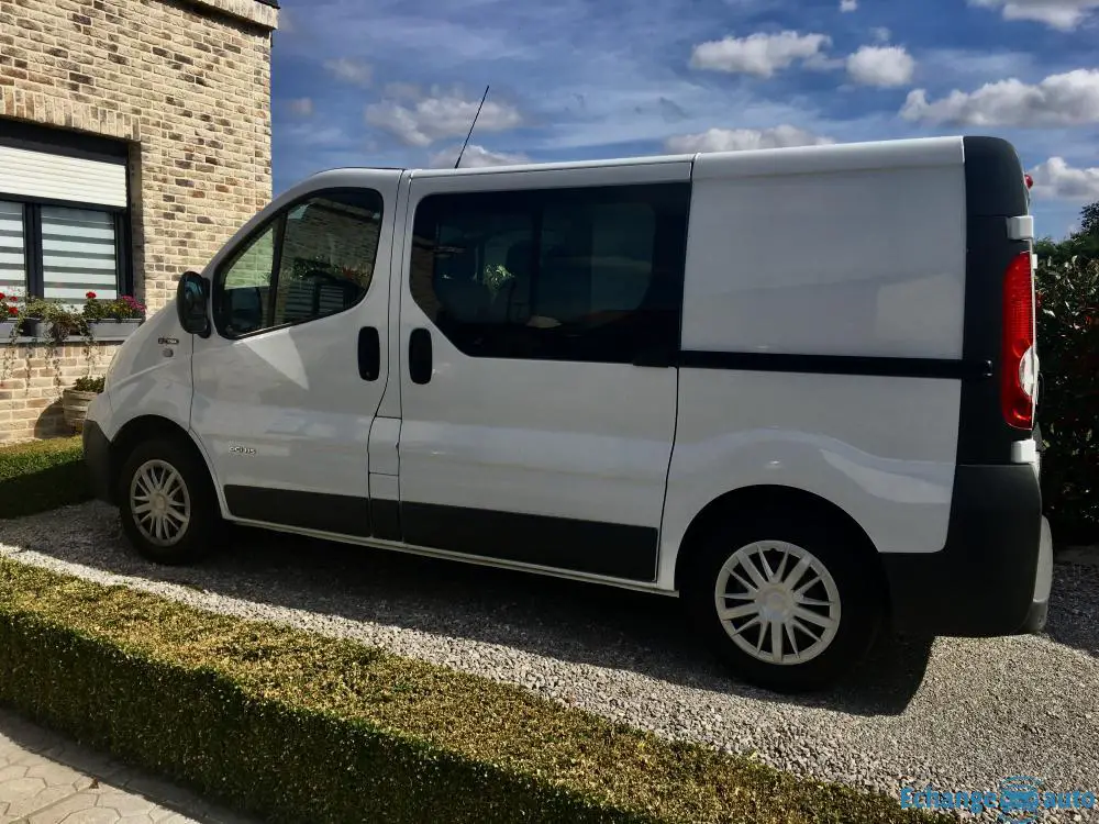 Renault trafic 2.0L 115cv 6 places