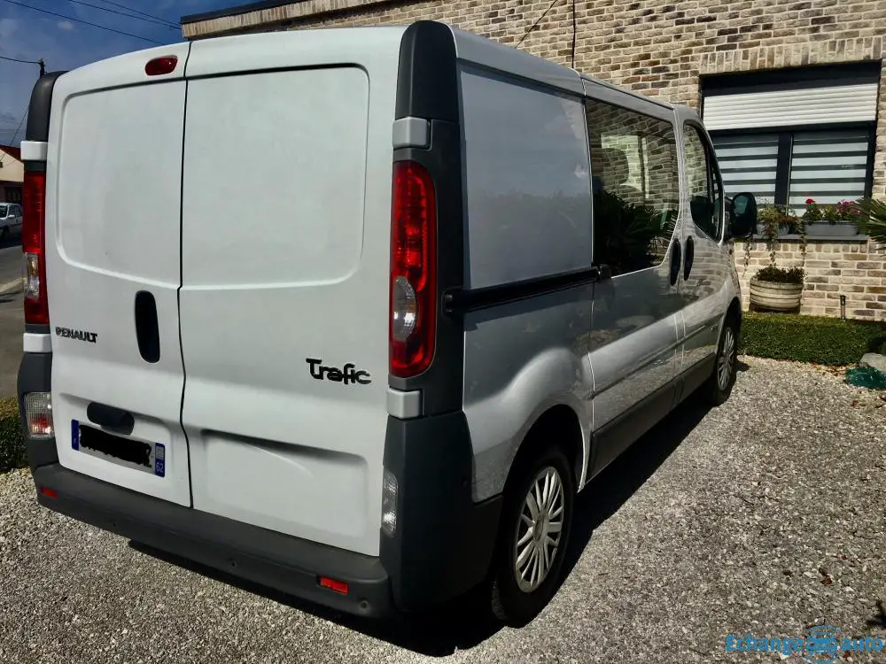 Renault trafic 2.0L 115cv 6 places