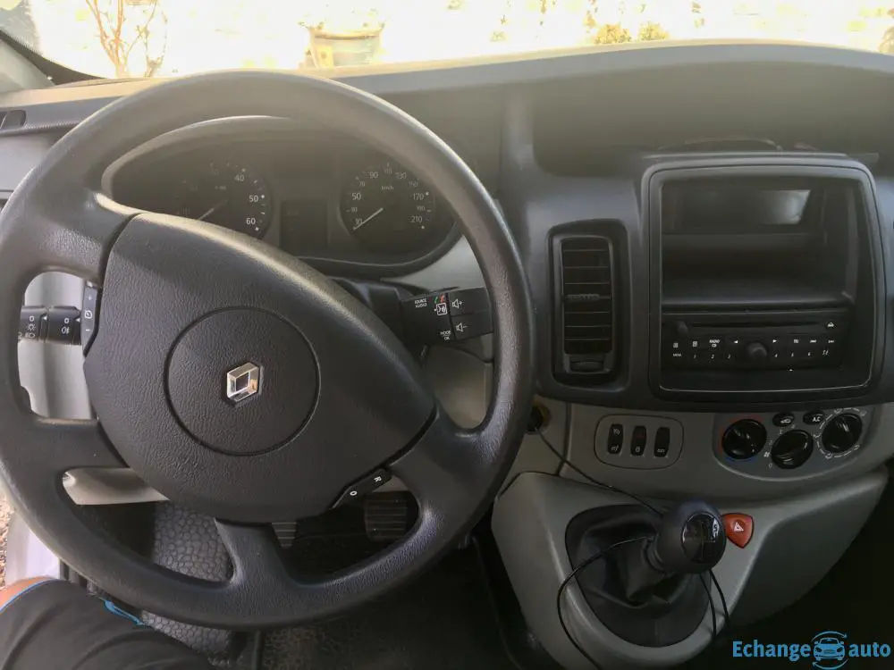 Renault trafic 2.0L 115cv 6 places