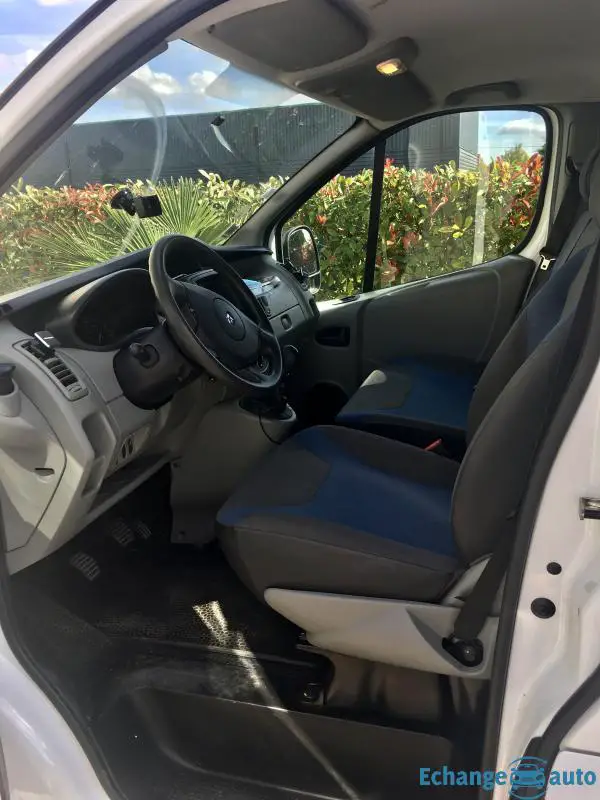 Renault trafic 2.0L 115cv 6 places