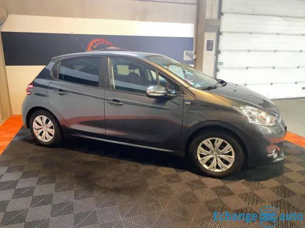 Peugeot 208 1.2 VTI 12V 82CH STYLE