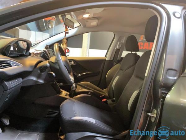 Peugeot 208 1.2 VTI 12V 82CH STYLE