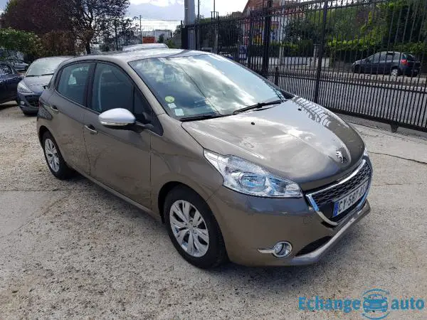 PEUGEOT 208  1.4 HDi 68ch BVM5 Business