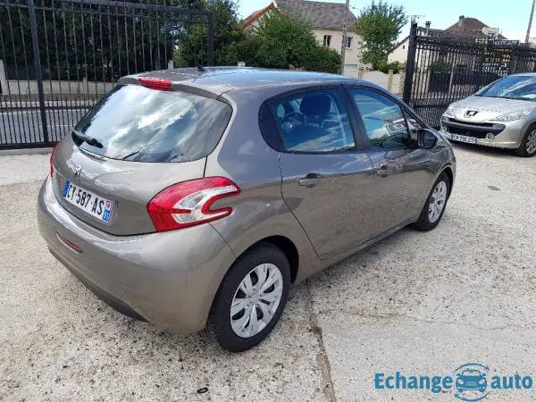 PEUGEOT 208  1.4 HDi 68ch BVM5 Business