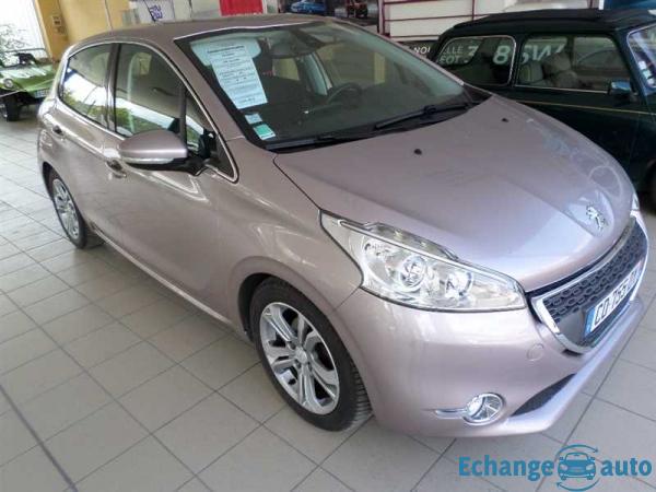 Peugeot 208 ALLURE 1.6L HDI 92 CV