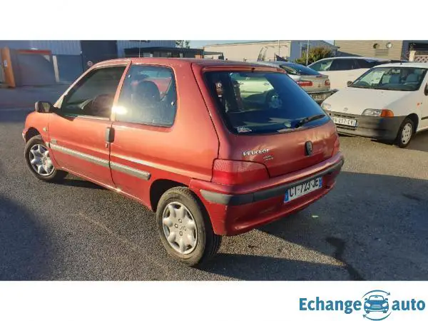 PEUGEOT 106 1.1i Color line
