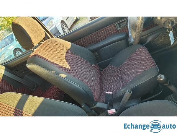 PEUGEOT 106 1.1i Color line