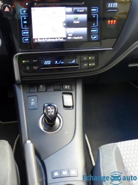 Toyota Auris HSD 136H COLLECTION RC18