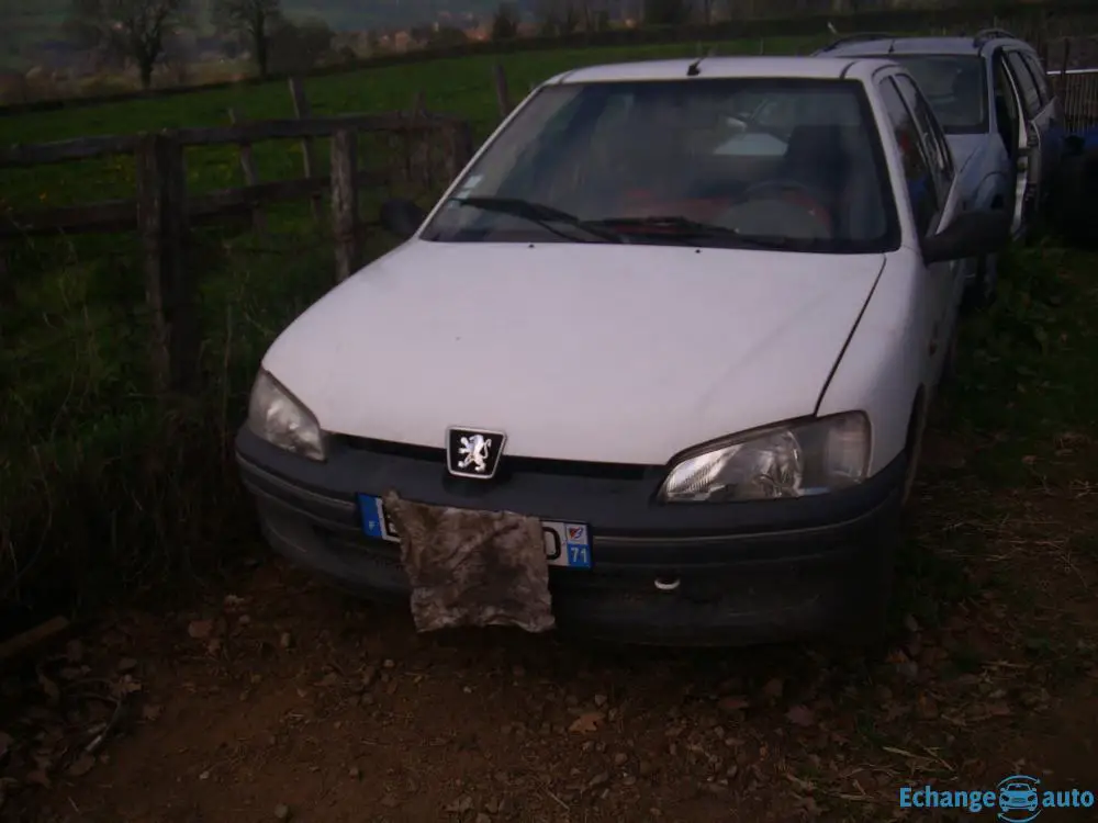 Peugeot 106 essence pour pieces 200€