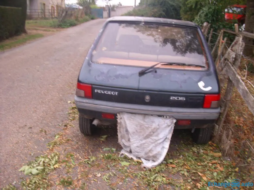 Peugeot 205  diesel pour pieces 300€