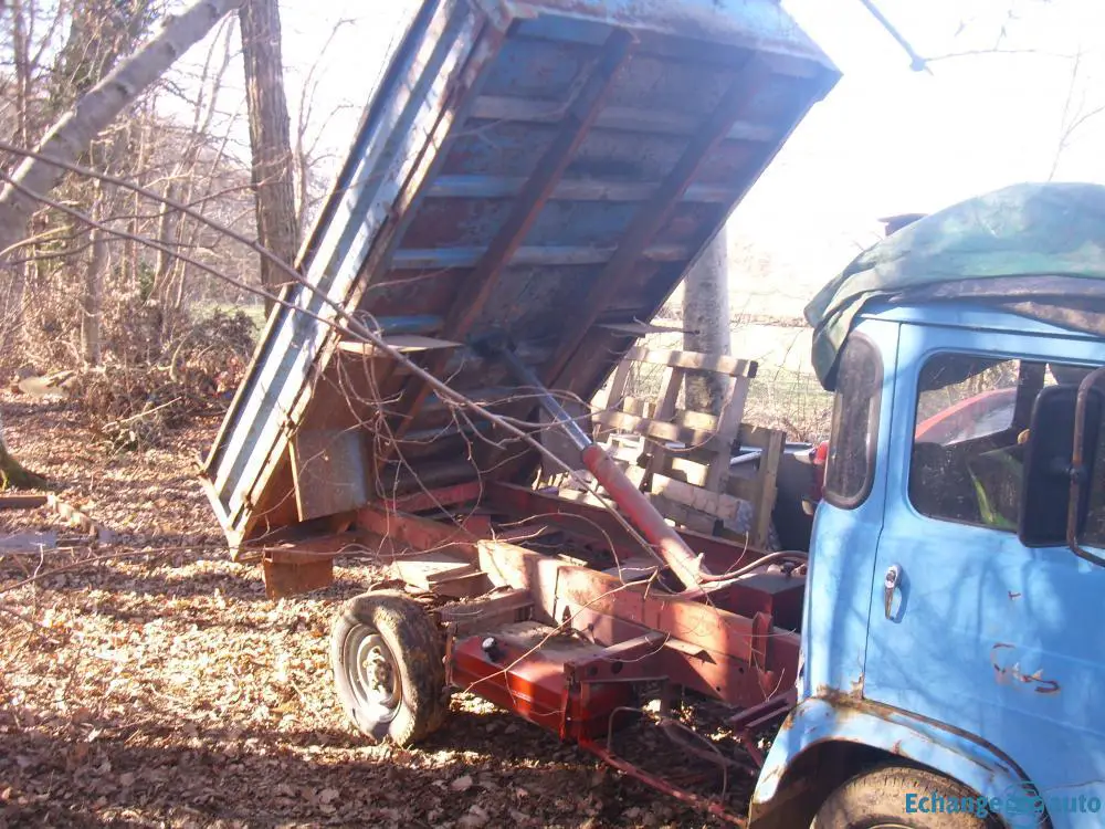 RENAULT SAVIEM SG2 BENNE BASCULANTE OU ECHANG