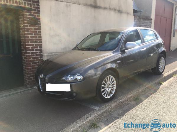 ALFA ROMEO 147 1.9 JTD M-JET 120 Distinctive