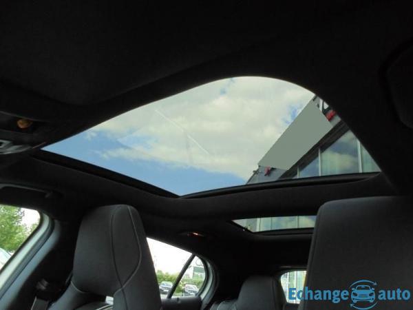 Mercedes Classe GLA (2) 180 WHITEART EDITION 7G-DCT