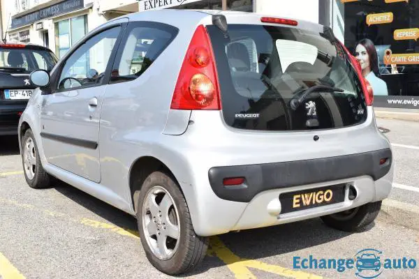 Peugeot 107 (2) 1.0 68 BLACK & SILVER 3P