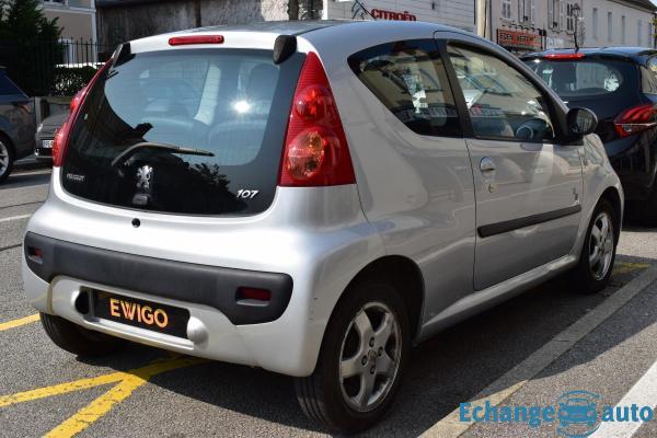 Peugeot 107 (2) 1.0 68 BLACK & SILVER 3P