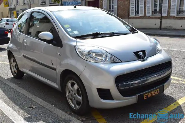 Peugeot 107 (2) 1.0 68 BLACK & SILVER 3P
