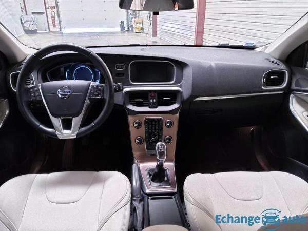 Volvo V40 2.0 D3 Momentum 150 ch