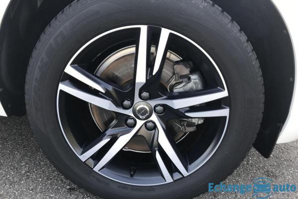 Volvo XC60 II D4 190 R-DESIGN GEARTRONIC 8