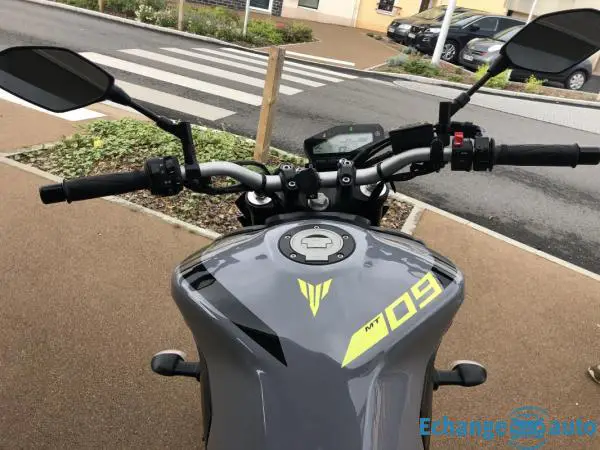 Yamaha MT-09 - GARANTIE 6 MOIS NIGHT FLUO