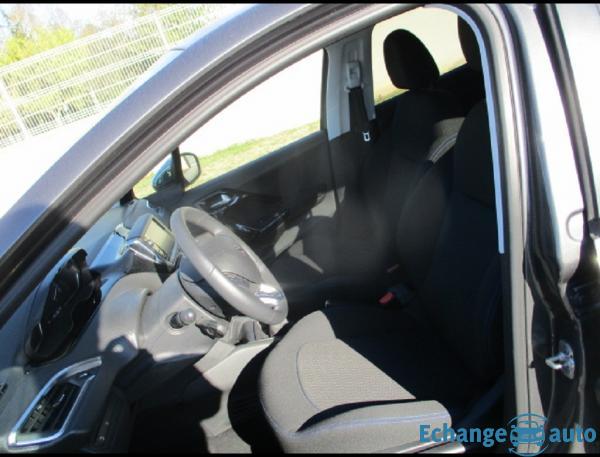 Peugeot 208 SIGNATURE PTECH 82