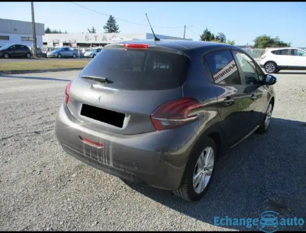 Peugeot 208 SIGNATURE PTECH 82