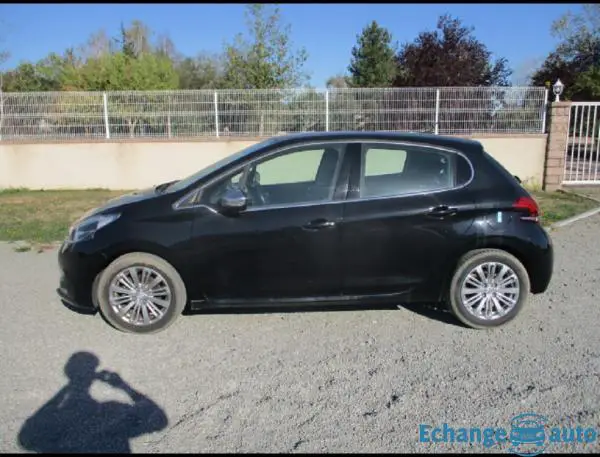 Peugeot 208 ALLURE PTCH 82