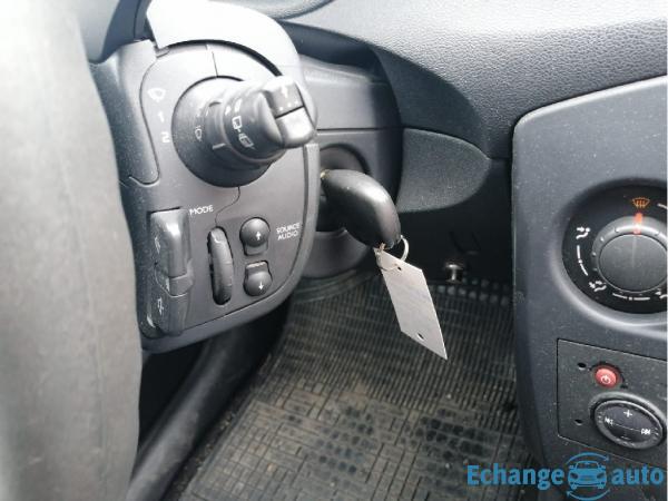 RENAULT CLIO ESTATE 1.2 16V 80 eco2 Extrême Claire Quickshift