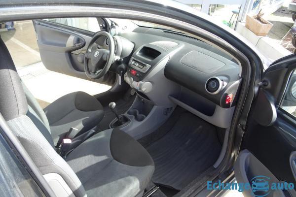 Toyota Aygo 1.0 VVT-I 75 CONFORT 5P