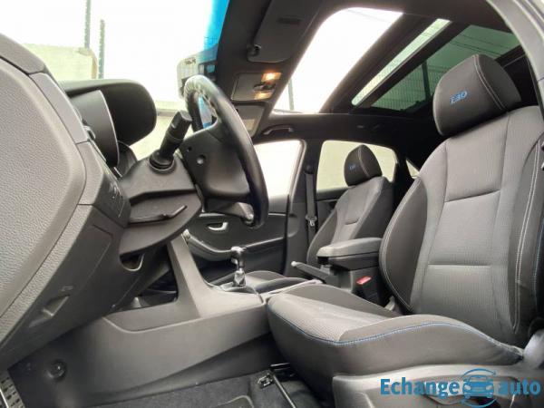 Hyundai i30 1.6 CRDi 110 Blue Drive UEFA EURO 2016 Plus