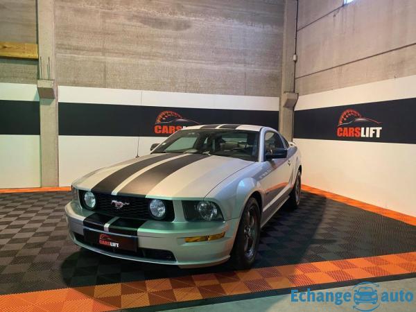 Ford Mustang GT 4.6L V8 305CH