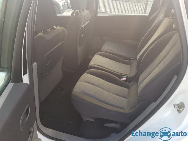 RENAULT GRAND SCENIC II Grand Scenic 1.5 dCi 100 Pack Authentique