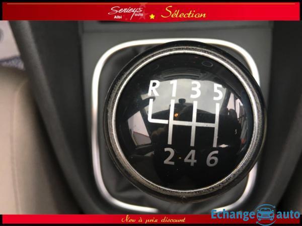 Volkswagen Golf Confortline 2.0 TDI 140 JA16